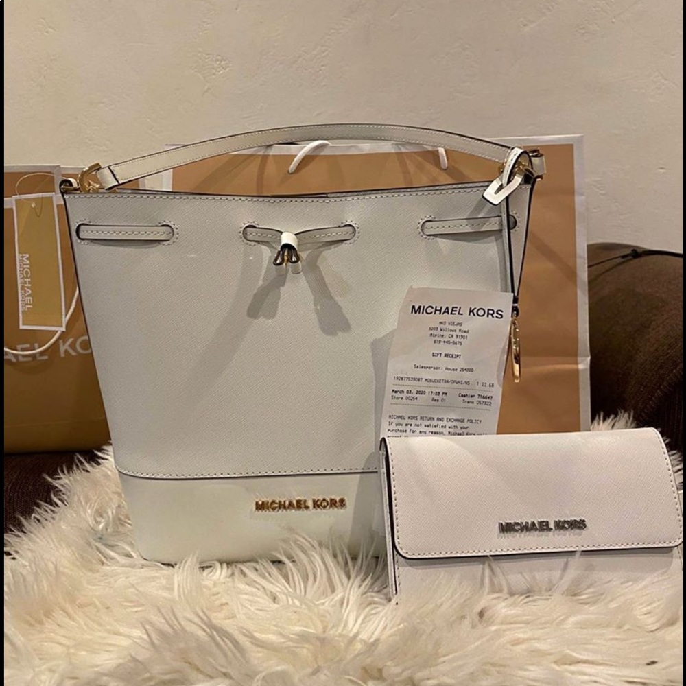 Michael Kors New purse with tag !!